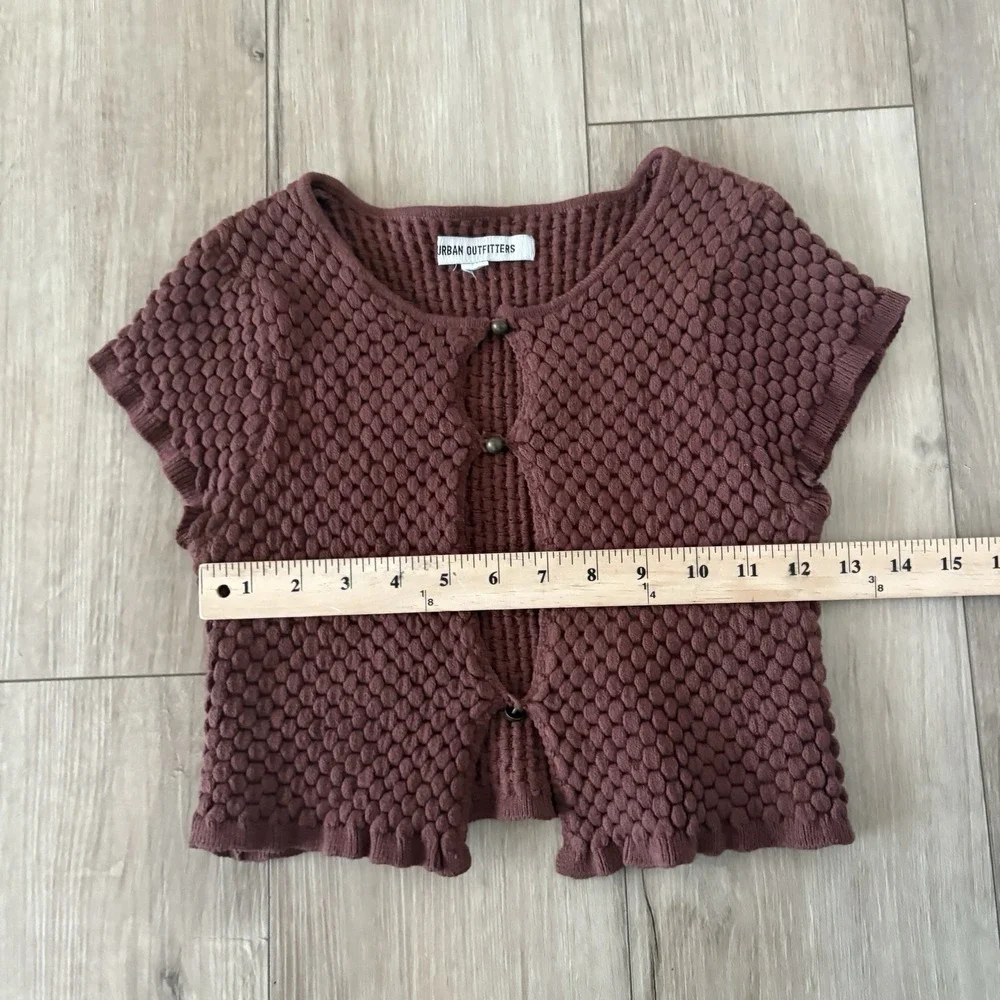 Urban Outfitters Medium Keyhole Bubble Sweater Top Cropped Button Up Brown